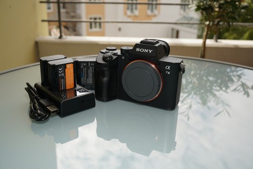 Sony alpha iii - sony,